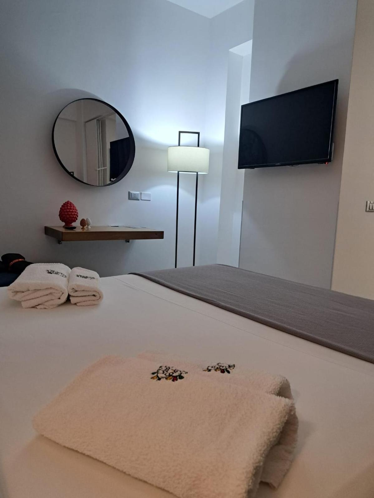 Sikelia Superior Rooms ミラッツォ エクステリア 写真