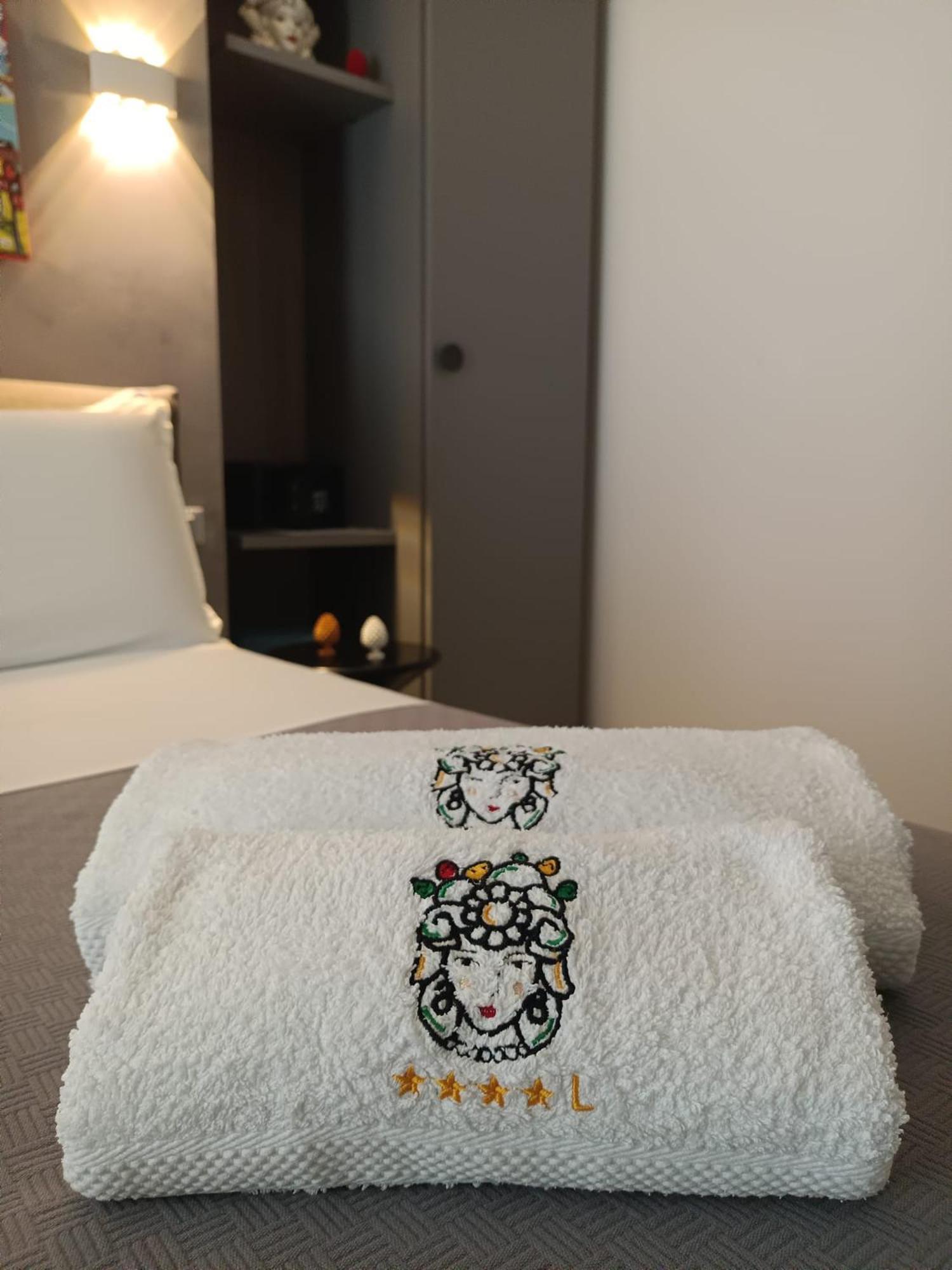Sikelia Superior Rooms ミラッツォ エクステリア 写真
